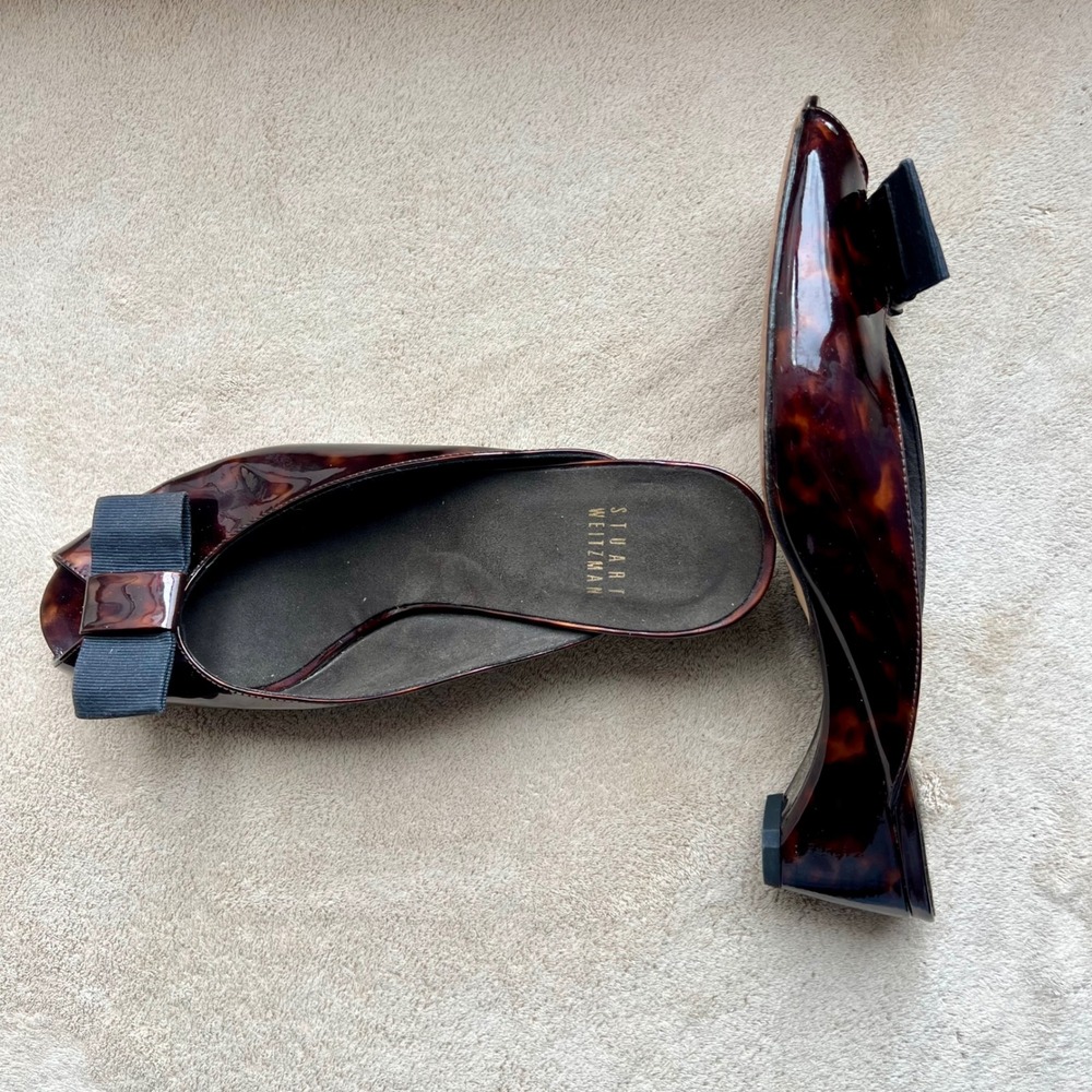 Stuart Weitzman Women 8M Brown Tortoise Patent Leather Bow Peep Toe Wedge Mules